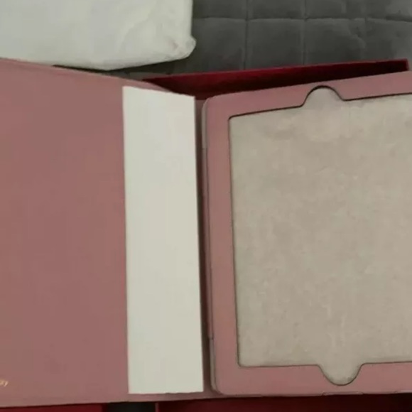 Valentino ipad rockstud case - Picture 5 of 8